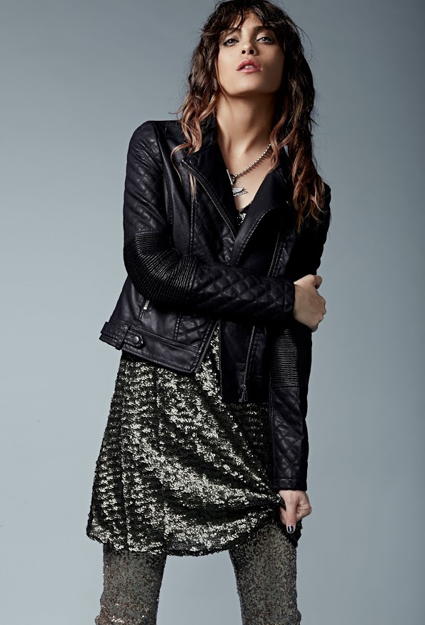 ג'קט קסטרו/ שמלה פול אנד בר/ מכנסיים H&M/ שרשרת SASHA