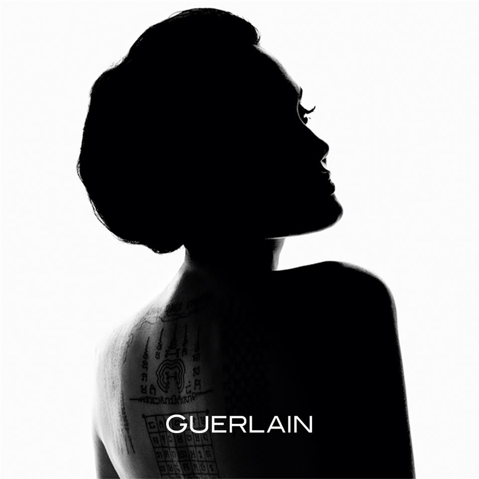 אנג’לינה ג’ולי לובשת Mon Guerlain