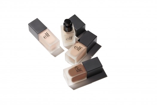 e.l.f Flawless Foundation צילום