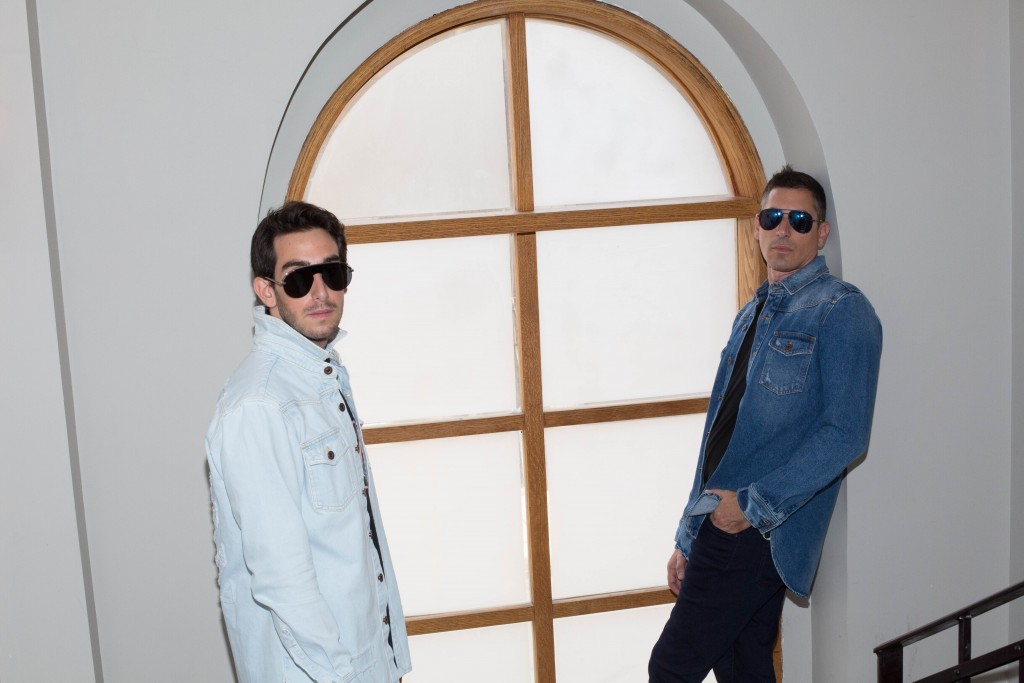 אור: חולצה OFF/WHITE For Factory 54 | שחר: OFF/WHITE For Factory 54