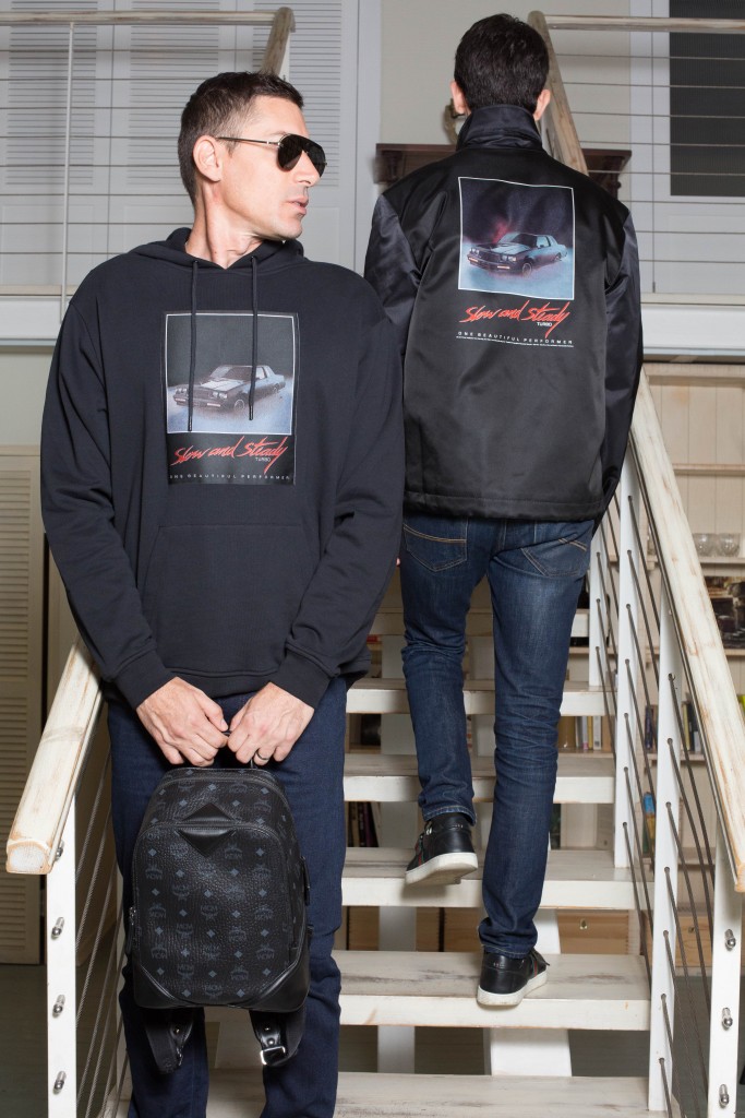 אור: עליונית Alexander Wang- For factory 54 ג'ינס LEVI'S משקפי שמש DIOR - EYE SOCIAETY | שחר: עליונית Alexander Wang- For factory 54 ג'ינס UNIQLO משקפי שמש DIOR - EYE SOCIAETY