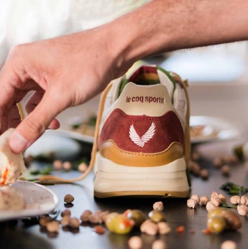 שרוכי פטרוזיליה ונגיעות פפריקה/ SneakerBox & le Coq Sportif / צילום: לה קוק ספורטיף