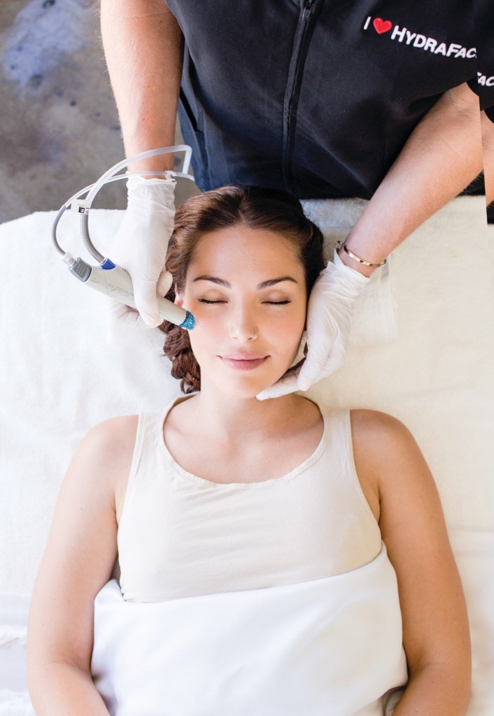 משאיר רק גלאם / מכשיר ה- HydraFacial / צילום: יח"צ חו"ל