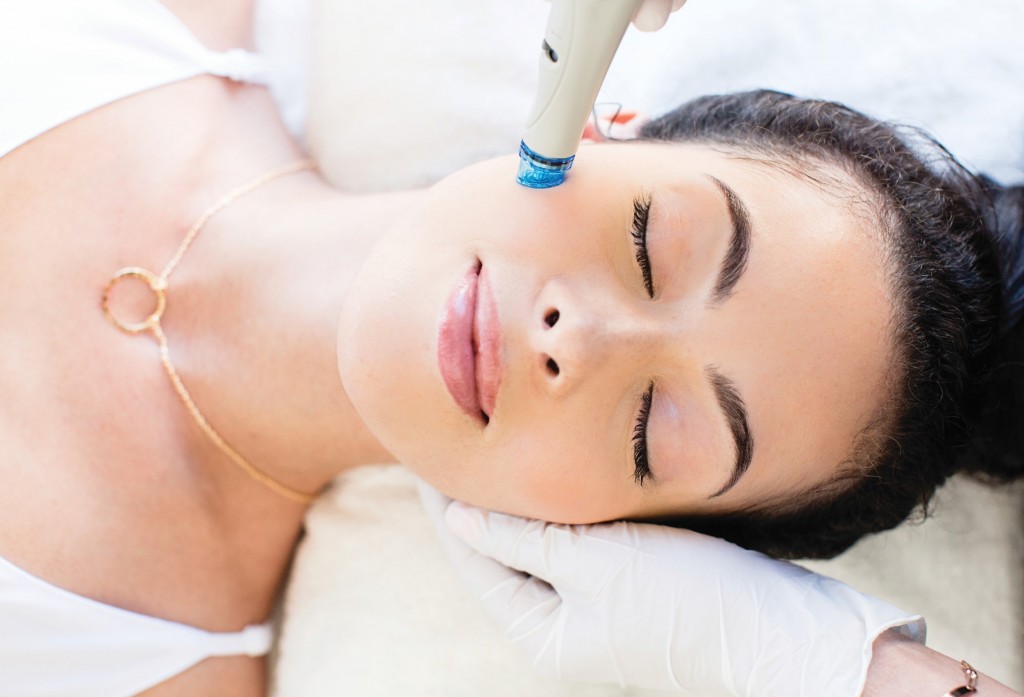 כמו פוטושופ לחיים / מכשיר ה- HydraFacial / צילום: יח"צ חו"ל