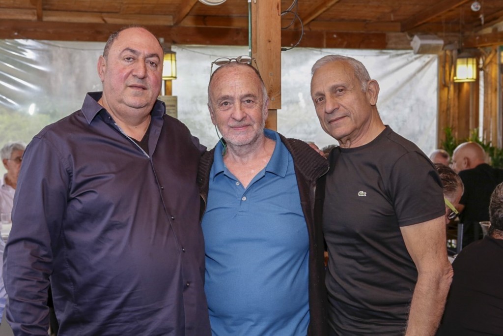 מימין איתן בן אליהו עם נתן גלקוביץ ומשה גולברי / צילום: בן פרידמן