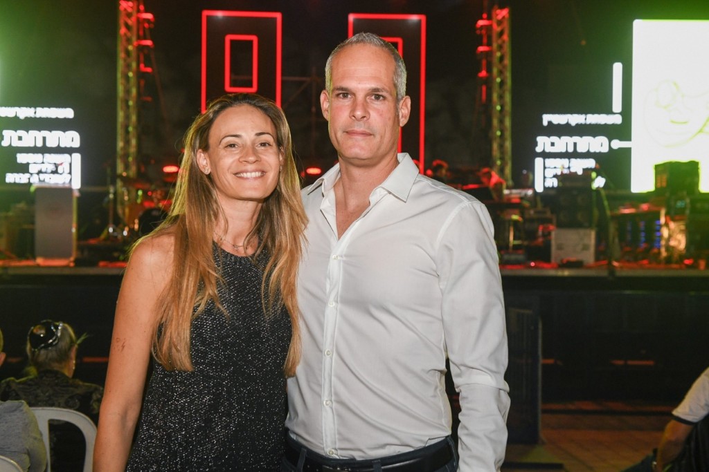 מימין צביקה וענת אקרשטיין / צילום: ארן דולב