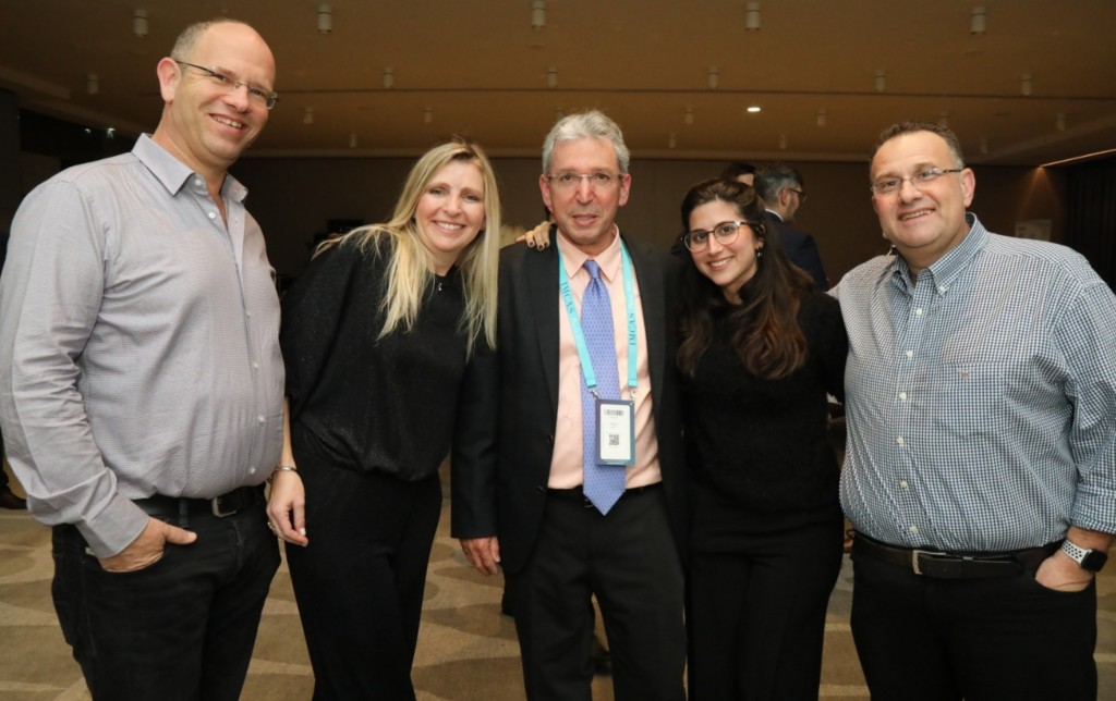 מימין בני שפירא, רותם אהרוני, רפי שביט, ד"ר להבית אקרמן וישי אקרמן / צילום: אסף לוי