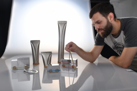 השאלון עם האמן יונתן אנגלר