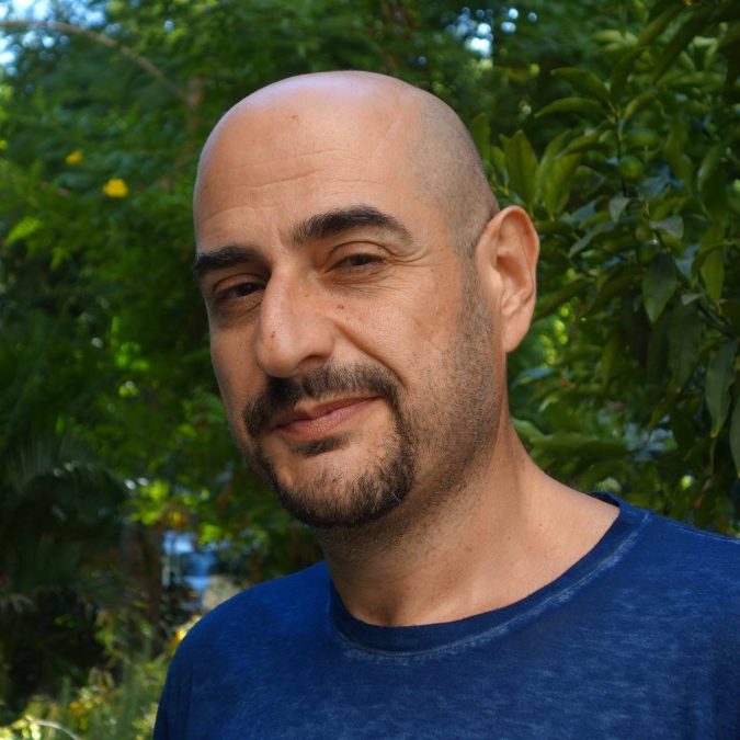 השאלון עם האמן והיוצר אבי בלייר
